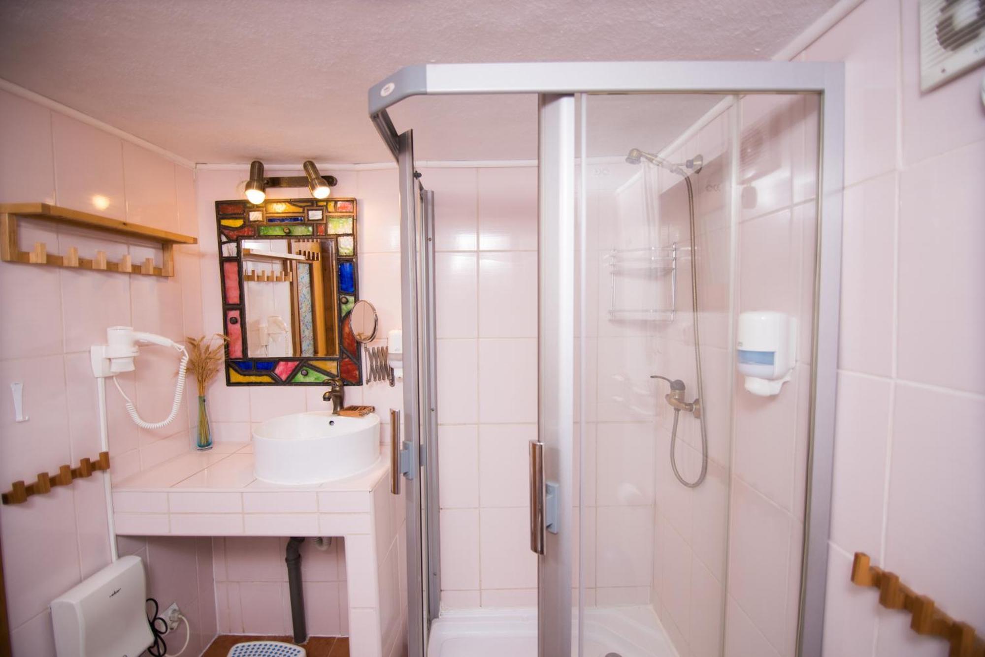 Pensiunea La Gura Portitei - Jurilovca Hotell Exteriör bild